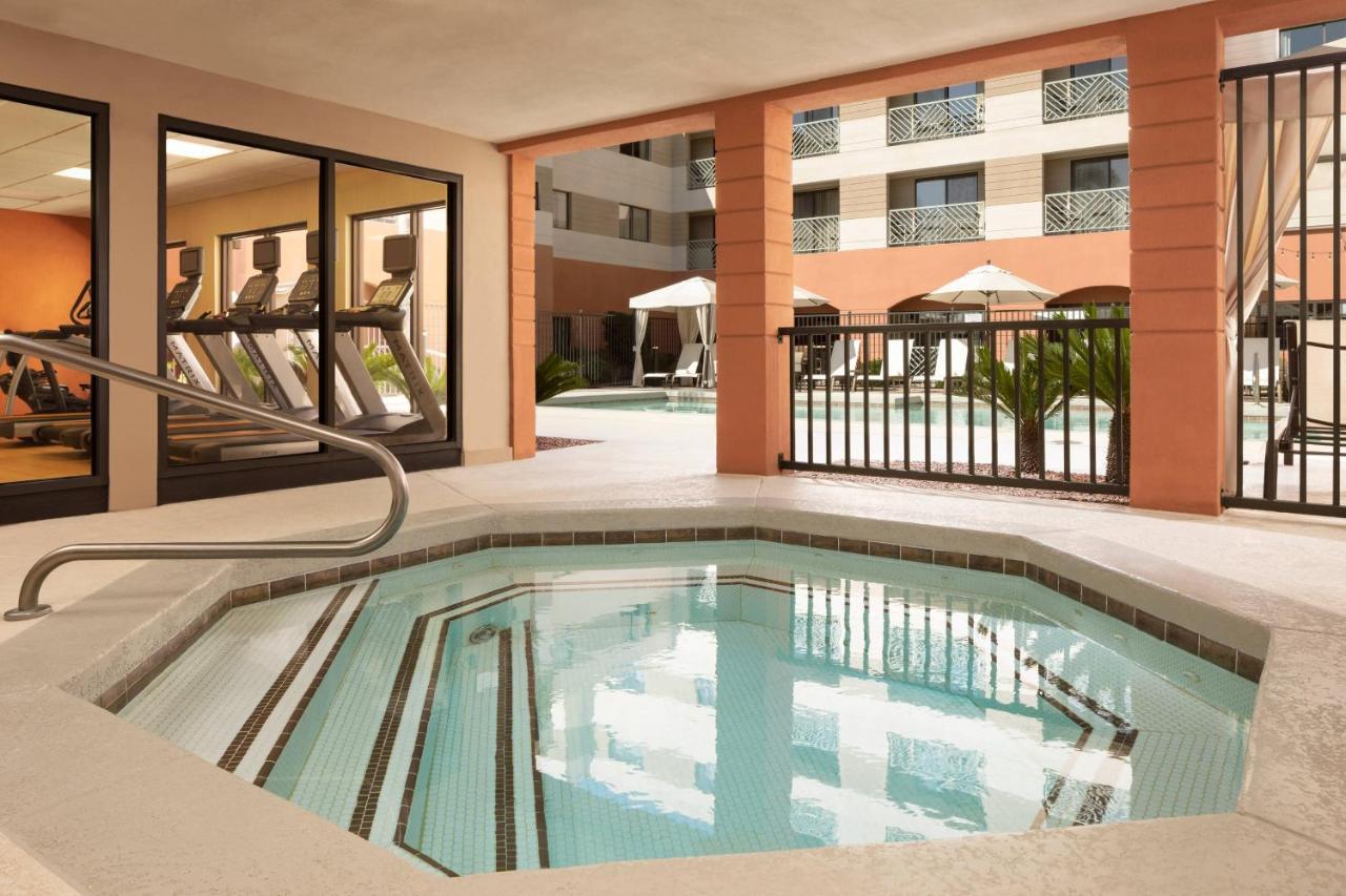 Courtyard By Marriott Scottsdale Old Town Hotel Exterior photo