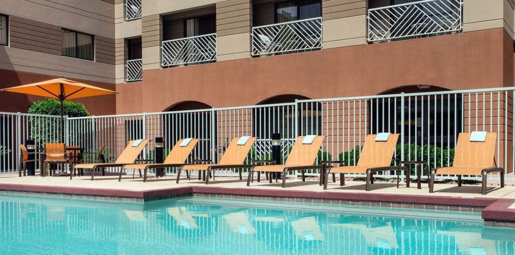 Courtyard By Marriott Scottsdale Old Town Hotel Exterior photo