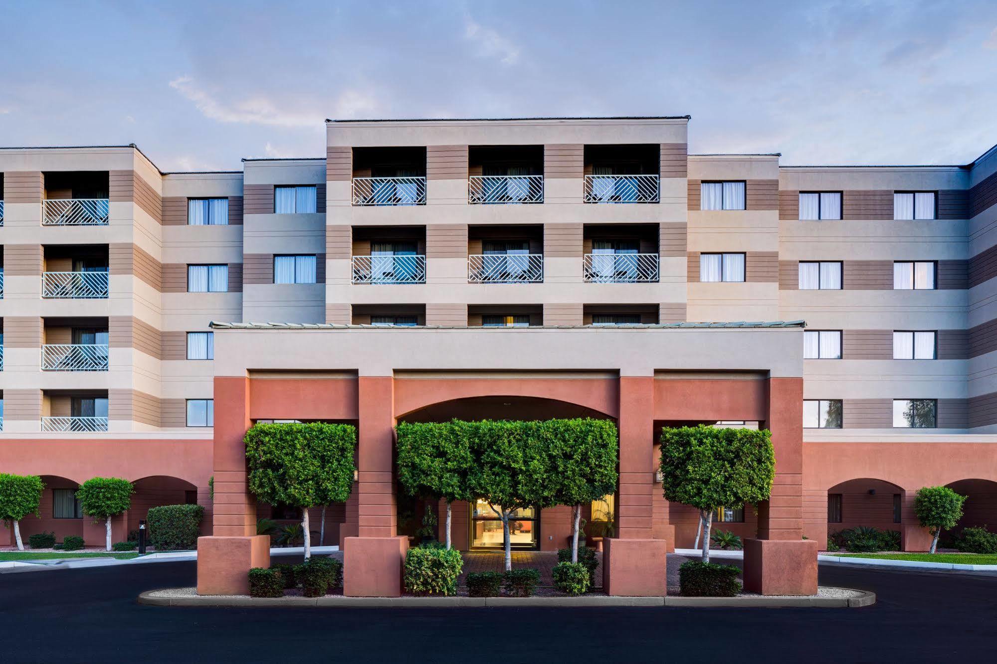 Courtyard By Marriott Scottsdale Old Town Hotel Exterior photo